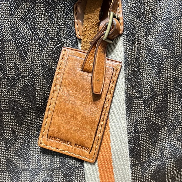 Michael Michael Kors Medium Duffle Bag - Picture 12 of 17